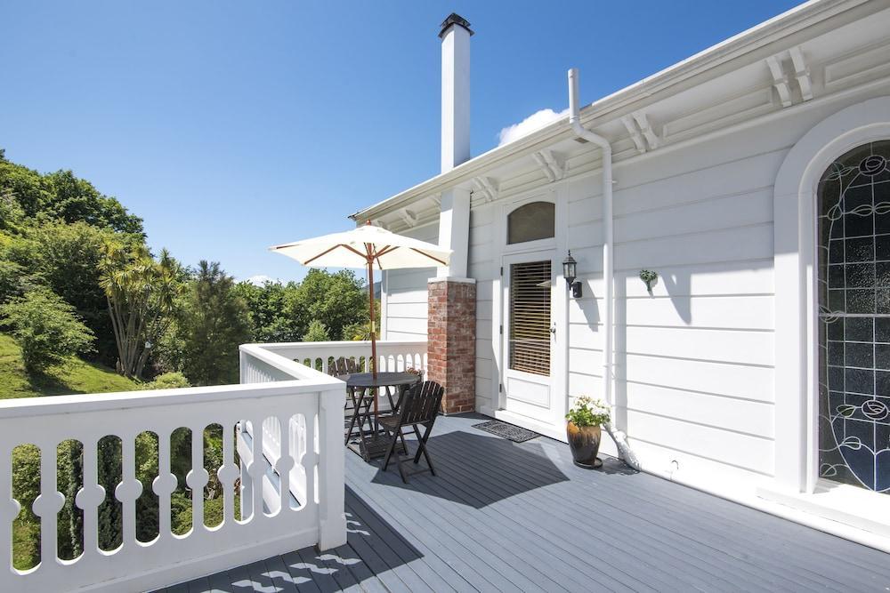 Sennen House Boutique Accommodation Пиктон Экстерьер фото
