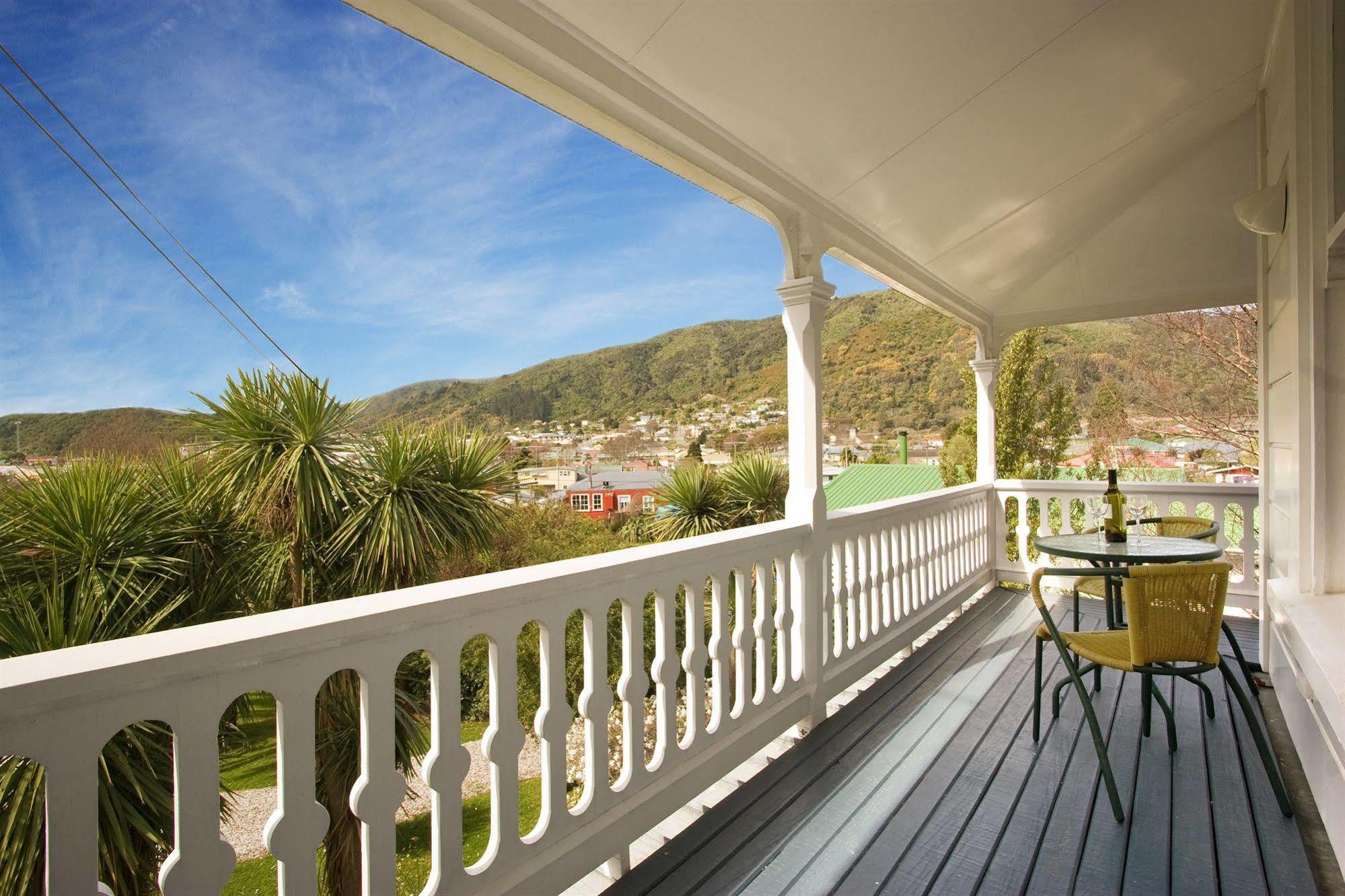 Sennen House Boutique Accommodation Пиктон Экстерьер фото