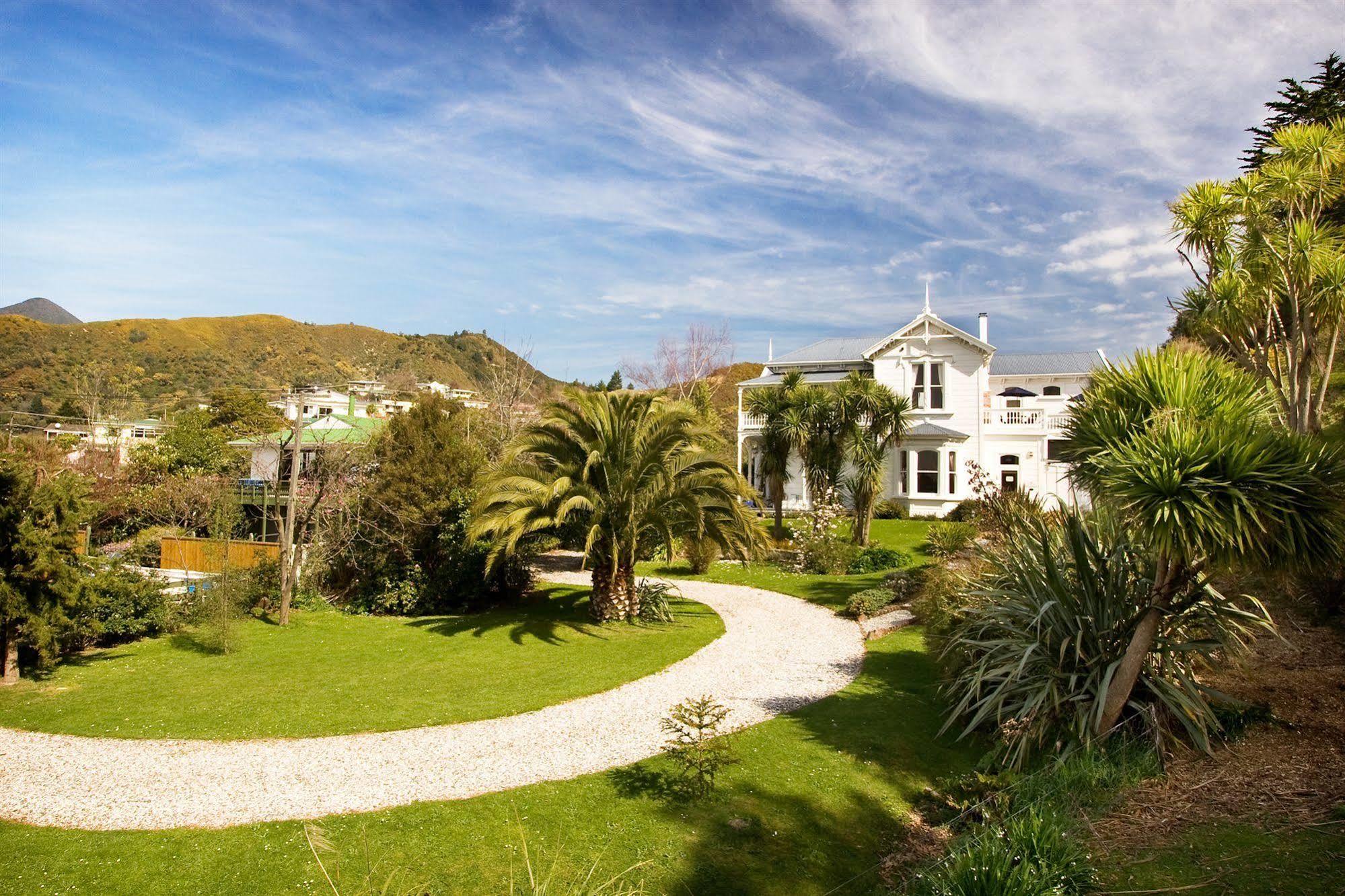 Sennen House Boutique Accommodation Пиктон Экстерьер фото