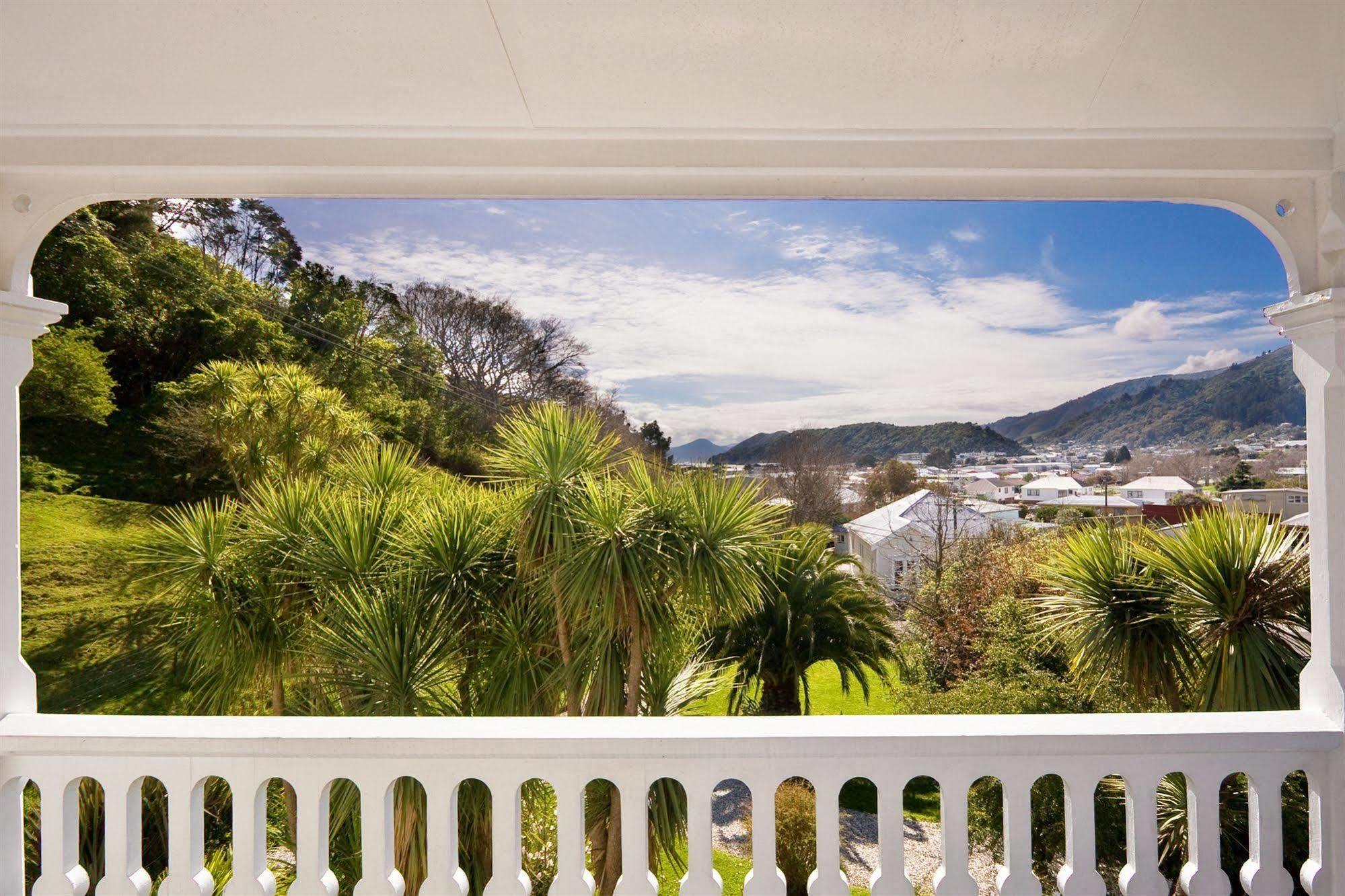 Sennen House Boutique Accommodation Пиктон Экстерьер фото